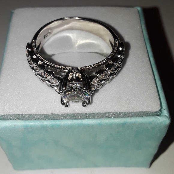 Sterling silver white sapphire ring size 7 - Picture 5 of 5